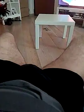 Snapshot of Marcolino183 chatting on 12/22/24, 09:22 Marcolino183 online show from 12/22/24, 09:22