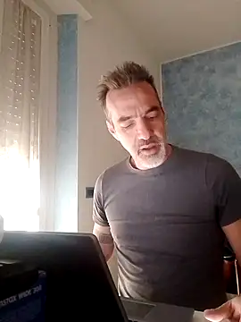 Snapshot of Marcolino183 chatting on 02/17/25, 09:56 Marcolino183 online show from 02/17/25, 09:56