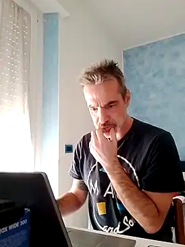 Snapshot of Marcolino183 chatting on 02/21/25, 02:38 Marcolino183 online show from 02/21/25, 02:38