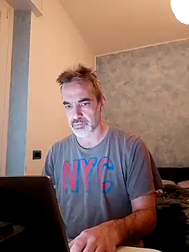 Snapshot of Marcolino183 chatting on 02/25/25, 03:49 Marcolino183 online show from 02/25/25, 03:49