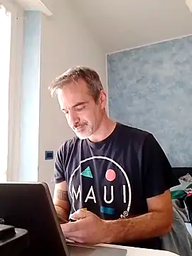 Snapshot of Marcolino183 chatting on 03/10/25, 09:43 Marcolino183 online show from 03/10/25, 09:43