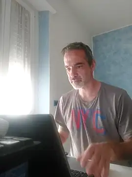 Snapshot of Marcolino183 chatting on 03/18/25, 02:04 Marcolino183 online show from 03/18/25, 02:04