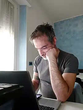 Snapshot of Marcolino183 chatting on 03/21/25, 02:40 Marcolino183 online show from 03/21/25, 02:40