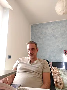 Snapshot of Marcolino183 chatting on 02/17/26, 08:44 Marcolino183 online show from 02/17/26, 08:44