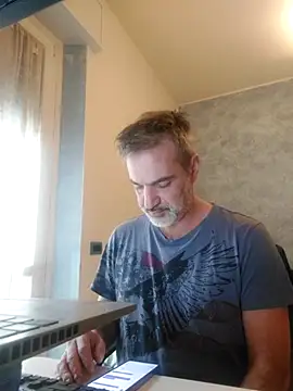 Snapshot of Marcolino183 chatting on 02/25/26, 08:13 Marcolino183 online show from 02/25/26, 08:13