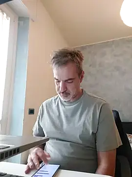 Snapshot of Marcolino183 chatting on 03/05/26, 08:21 Marcolino183 online show from 03/05/26, 08:21