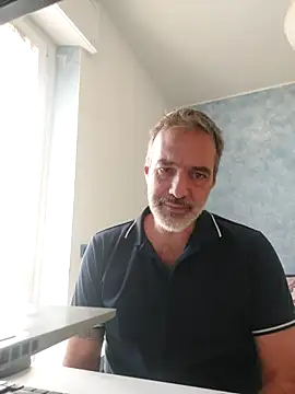 Snapshot of Marcolino183 chatting on 03/12/26, 09:15 Marcolino183 online show from 03/12/26, 09:15