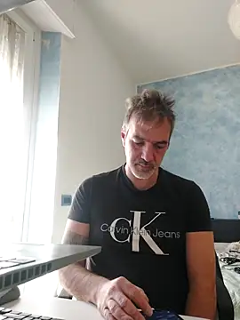 Snapshot of Marcolino183 chatting on 03/27/26, 08:26 Marcolino183 online show from 03/27/26, 08:26