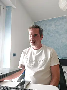 Snapshot of Marcolino183 chatting on 03/31/26, 12:38 Marcolino183 online show from 03/31/26, 12:38