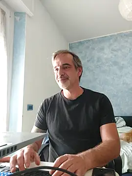 Snapshot of Marcolino183 chatting on 06/01/26, 12:29 Marcolino183 online show from 06/01/26, 12:29