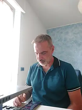 Snapshot of Marcolino183 chatting on 07/14/26, 07:35 Marcolino183 online show from 07/14/26, 07:35