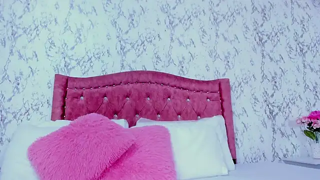 Mia Malkovaa  online show from 01/14/26, 04:23