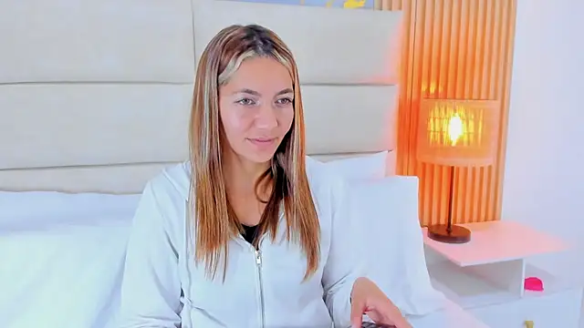 Snapshot of Mia_Malkovaa_ chatting on 05/05/26, 03:09 Mia Malkovaa online show from 05/05/26, 03:09