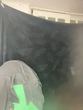 Snapshot of baby_lizy chatting on 01/27/25, 04:11 baby lizy online show from 01/27/25, 04:11