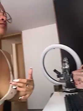 baby lizy online show from 09/27/25, 05:29