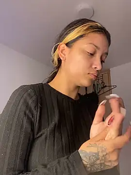 Snapshot of baby_lizy chatting on 10/05/25, 06:17 baby lizy online show from 10/05/25, 06:17