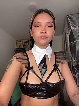 Snapshot of baby_lizy chatting on 10/31/25, 09:16 baby lizy online show from 10/31/25, 09:16