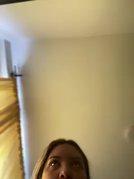 Snapshot of baby_lizy chatting on 12/14/25, 04:56 baby lizy online show from 12/14/25, 04:56