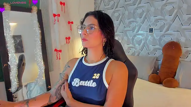 Snapshot of Sophiee_Hill chatting on 04/09/26, 07:03 Sophiee Hill online show from 04/09/26, 07:03