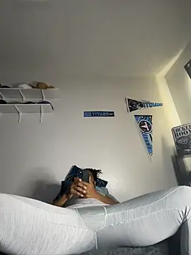 Snapshot of bigdinca chatting on 09/29/25, 04:23 bigdinca online show from 09/29/25, 04:23