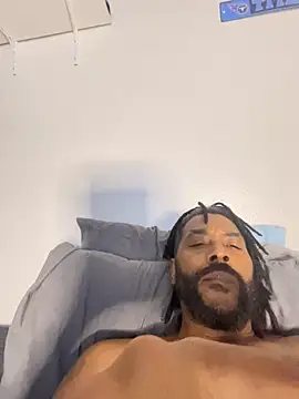 Snapshot of bigdinca chatting on 10/04/25, 01:47 bigdinca online show from 10/04/25, 01:47