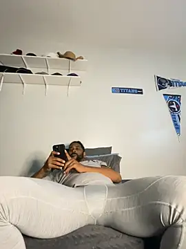 Snapshot of bigdinca chatting on 10/04/25, 06:17 bigdinca online show from 10/04/25, 06:17