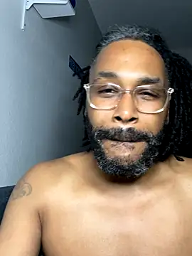 Snapshot of bigdinca chatting on 10/09/25, 01:14 bigdinca online show from 10/09/25, 01:14