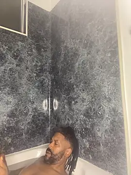 Snapshot of bigdinca chatting on 10/11/25, 08:57 bigdinca online show from 10/11/25, 08:57