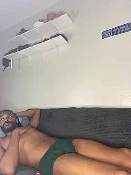 Snapshot of bigdinca chatting on 10/12/25, 10:36 bigdinca online show from 10/12/25, 10:36