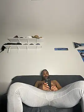 Snapshot of bigdinca chatting on 10/14/25, 02:01 bigdinca online show from 10/14/25, 02:01