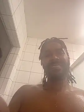 Snapshot of bigdinca chatting on 10/16/25, 01:56 bigdinca online show from 10/16/25, 01:56