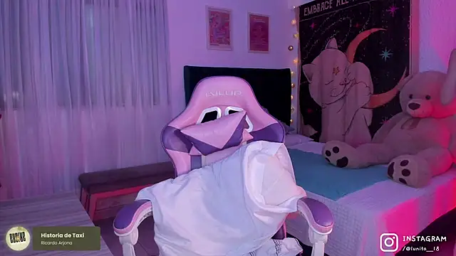 Snapshot of alice_guerin_ chatting on 09/24/25, 01:53 alice guerin  online show from 09/24/25, 01:53