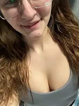 Snapshot of psilybaby chatting on 03/07/25, 05:18 psilybaby online show from 03/07/25, 05:18