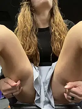 Snapshot of psilybaby chatting on 03/09/25, 05:00 psilybaby online show from 03/09/25, 05:00