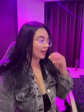 Snapshot of camianddanna chatting on 03/01/26, 04:25 camianddanna online show from 03/01/26, 04:25