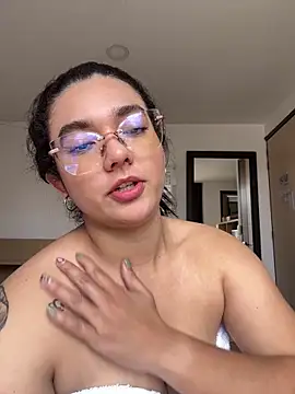 Snapshot of camianddanna chatting on 03/28/26, 03:44 camianddanna online show from 03/28/26, 03:44