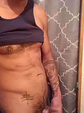 Snapshot of LargeDominoes chatting on 04/02/26, 07:55 LargeDominoes online show from 04/02/26, 07:55