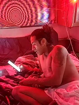 Snapshot of LargeDominoes chatting on 04/16/26, 12:00 LargeDominoes online show from 04/16/26, 12:00