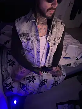 LuggiJack online show from 12/30/24, 05:58