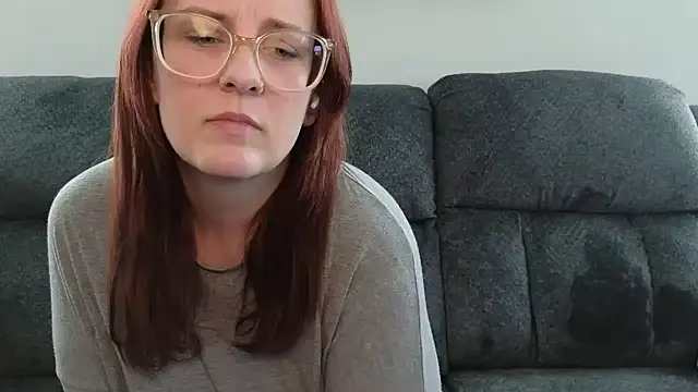 Snapshot of TheBustyHouseWife chatting on 03/26/26, 03:28 TheBustyHouseWife online show from 03/26/26, 03:28