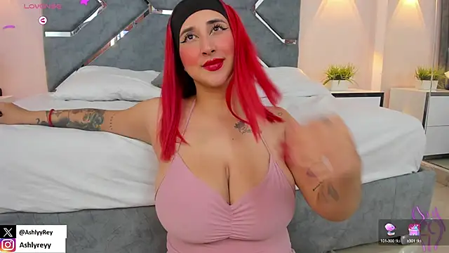 Snapshot of ashlyrey-1 chatting on 01/06/25, 11:20 ashlyrey-1 online show from 01/06/25, 11:20