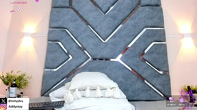 Snapshot of ashlyrey-1 chatting on 03/01/25, 09:37 ashlyrey-1 online show from 03/01/25, 09:37