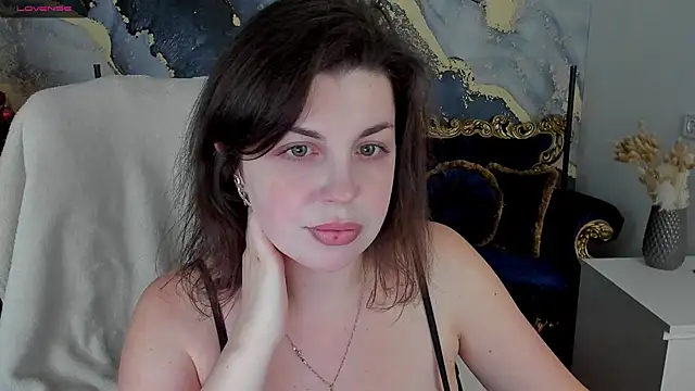 Snapshot of MirandaWong chatting on 12/24/24, 08:38 MirandaWong online show from 12/24/24, 08:38