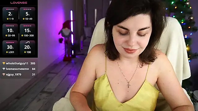 Snapshot of MirandaWong chatting on 01/01/25, 05:43 MirandaWong online show from 01/01/25, 05:43