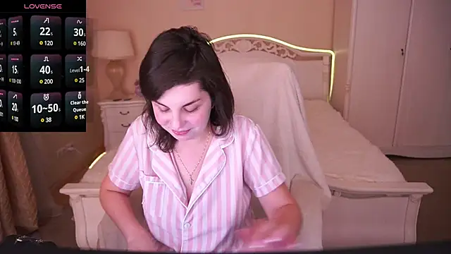 Snapshot of MirandaWong chatting on 01/18/25, 08:09 MirandaWong online show from 01/18/25, 08:09