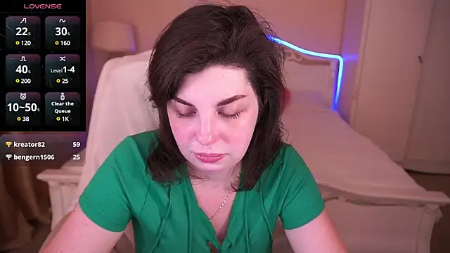 Snapshot of MirandaWong chatting on 02/05/25, 09:25 MirandaWong online show from 02/05/25, 09:25