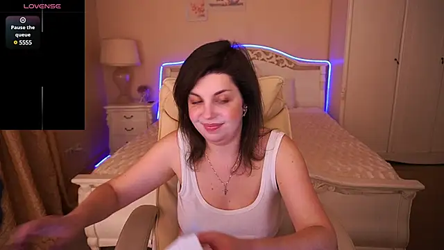 Snapshot of MirandaWong chatting on 03/22/25, 04:15 MirandaWong online show from 03/22/25, 04:15