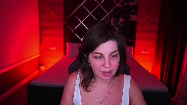 Snapshot of MirandaWong chatting on 09/21/25, 07:15 MirandaWong online show from 09/21/25, 07:15