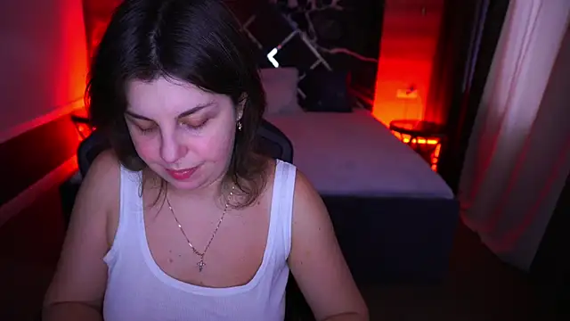 Snapshot of MirandaWong chatting on 11/03/25, 06:47 MirandaWong online show from 11/03/25, 06:47