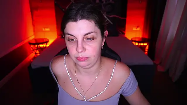 Snapshot of MirandaWong chatting on 11/05/25, 06:46 MirandaWong online show from 11/05/25, 06:46